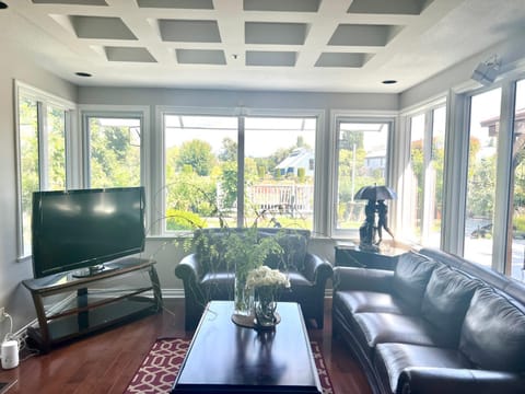 Communal lounge/ TV room, Communal lounge/ TV room