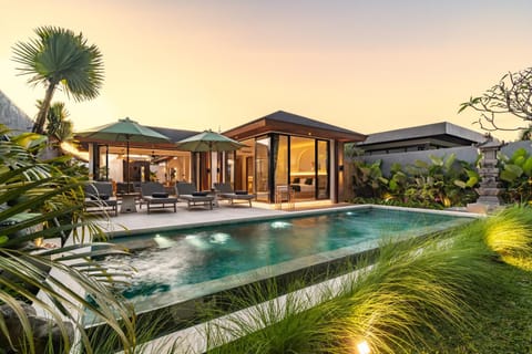 Property building, Garden view, Pool view, Swimming pool, sunbed