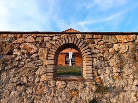 Property building, Garden, Garden view, Landmark view