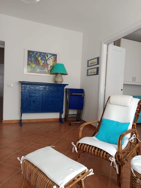 Living room, Photo of the whole room, Seating area