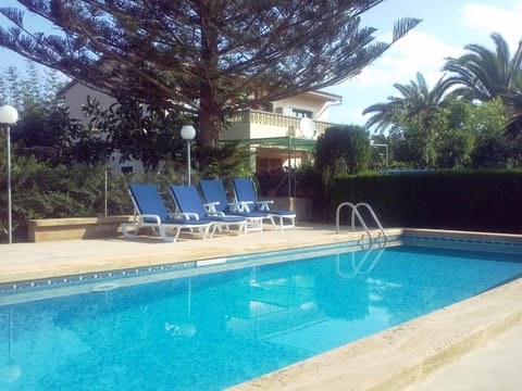 Property building, Swimming pool, Swimming pool