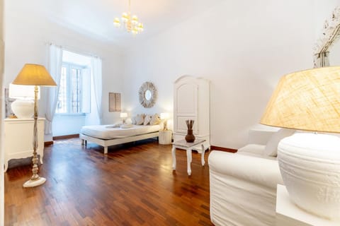 Living room, Photo of the whole room, Seating area