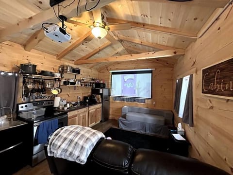 Timbers Cabin and acreage Cabin in Iowa