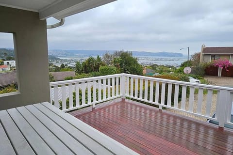 Large 3 x Bedroom Garden Oasis! House in Knysna