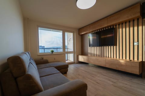 Communal lounge/ TV room, TV and multimedia, Living room, Seating area