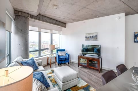 Living room, Seating area, Evening entertainment
