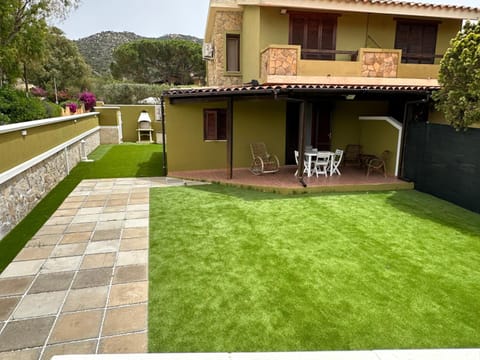 Property building, Balcony/Terrace, Living room