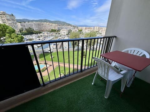 Studio 2pers piscine 10min plage Apartment in Mandelieu-La Napoule