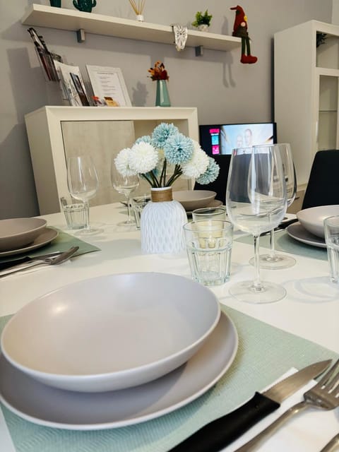 Food and drinks, Dining area