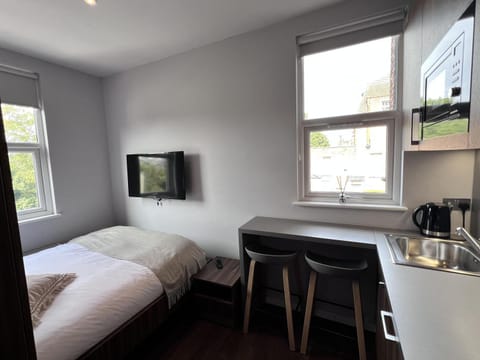 Bed, TV and multimedia, Kitchen or kitchenette