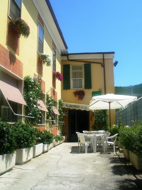 Patio, Facade/entrance, Day