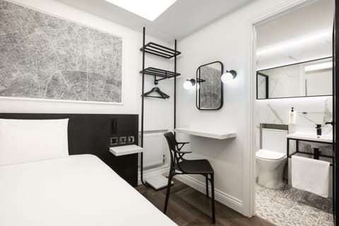 Bed, Bathroom, Bedroom