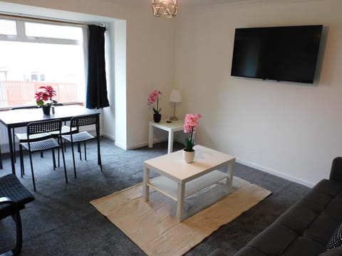 No 52 - Newly refurbished 3 bedroom home in East Kilbride House in East Kilbride