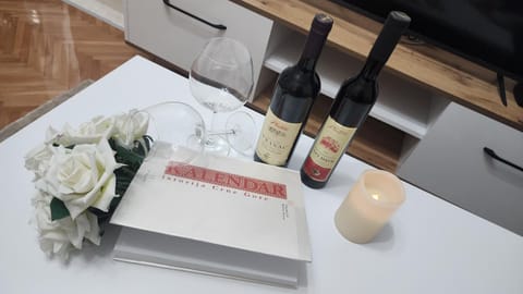 Food and drinks, Food, Drinks, Alcoholic drinks