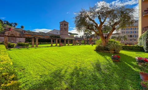 Property building, Day, Garden, Garden, Garden view