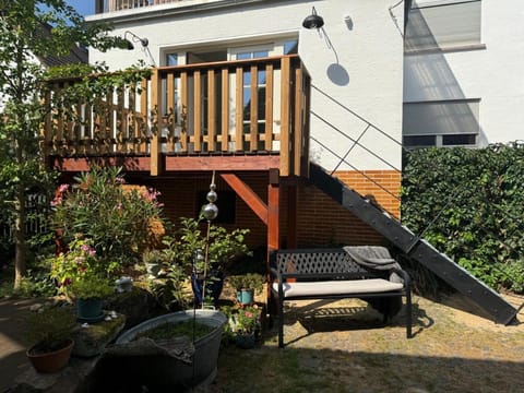 Property building, Balcony/Terrace, Balcony/Terrace