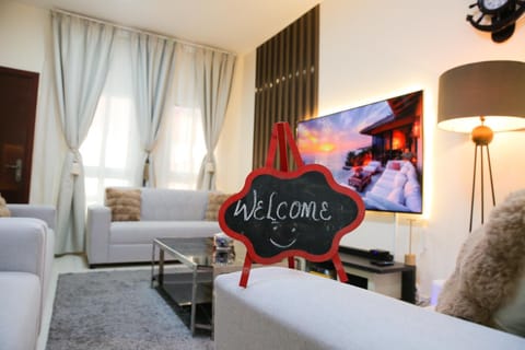 Communal lounge/ TV room, TV and multimedia, Living room, Seating area, Evening entertainment