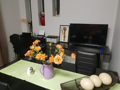 TV and multimedia, Dining area