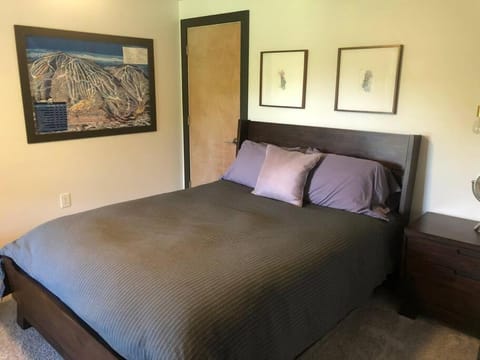 Pond Hill Place House in East Wallingford