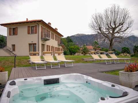 Hot Tub, Balcony/Terrace, sunbed