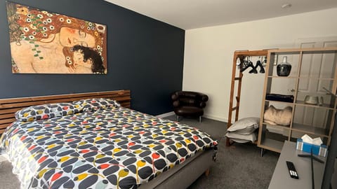 8 Riversdale King Size Room Vacation rental in Prestwich