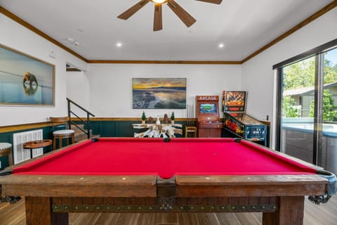 Lakeview Manor - Lakeview & Walk to Lake/Village House in Big Bear