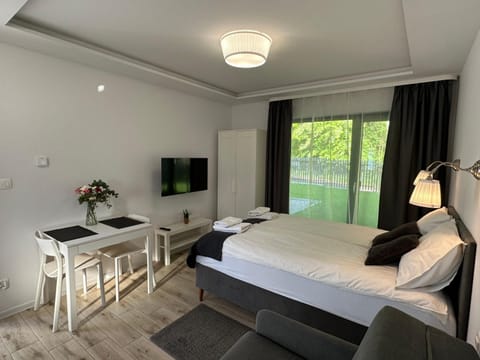 Bed, TV and multimedia, Garden view, towels, wardrobe