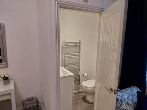 21 Prince of Wales Terrace - 2 bed ground floor flat Apartment in Scarborough