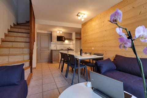 Chalets Jardin Alpin - Chalet mitoyen triplex tout confort · Accès pistes par navette · WIFI gratuit · Terrasse · Vue dégagée MAE-4764 Apartment in Saint-Chaffrey
