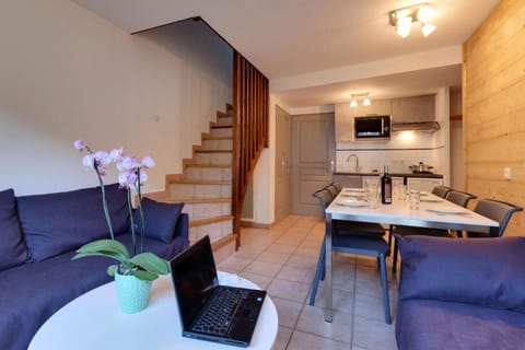 Chalets Jardin Alpin - Chalet mitoyen triplex tout confort · Accès pistes par navette · WIFI gratuit · Terrasse · Vue dégagée MAE-4764 Apartment in Saint-Chaffrey