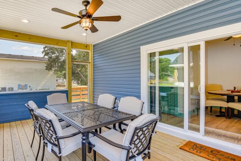 1 Mi to Dtwn Manteo Dog-Friendly Home with Deck House in Roanoke Island