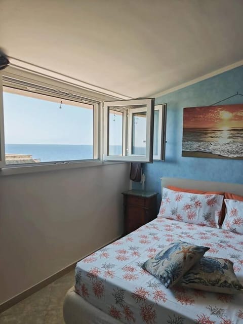 Elegant Seafront Apartment in Ostia | Beach Access Apartment in Ostia