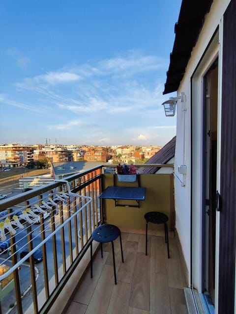 Elegant Seafront Apartment in Ostia | Beach Access Apartment in Ostia