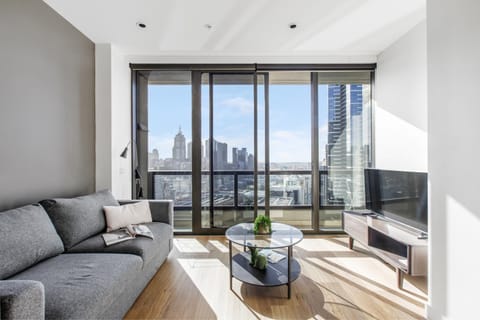 TV and multimedia, View (from property/room), Balcony/Terrace, Living room, City view