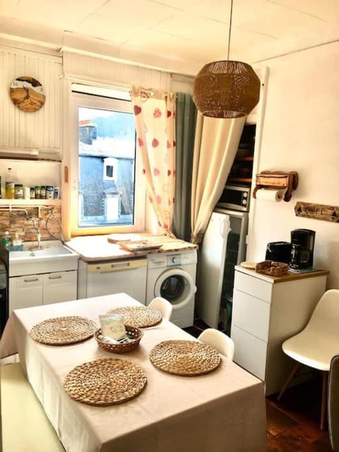 Hyper centre dans ancien palace face aux thermes Apartment in Auvergne-Rhône-Alpes