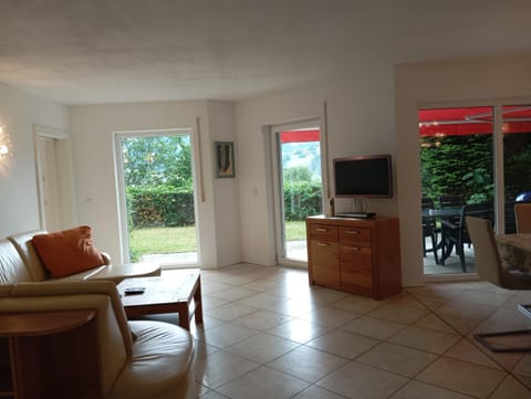 Living room, Seating area, Evening entertainment