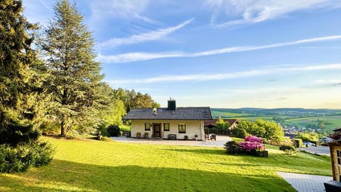 Property building, Garden, View (from property/room), Garden view, Mountain view