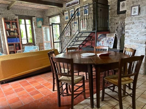 Casa Azul Apricale Apartment in Liguria