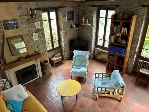 Casa Azul Apricale Apartment in Liguria