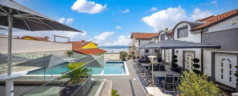 Summer, Swimming pool