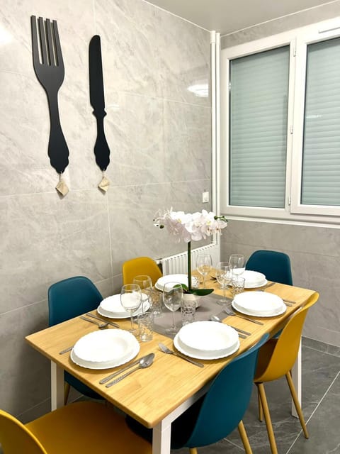 Dining area, Communal kitchen