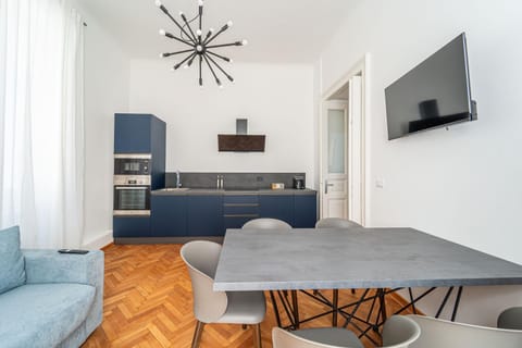 Kitchen or kitchenette, Living room, Dining area