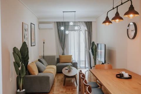 TV and multimedia, Living room, Seating area, Dining area, air conditioner