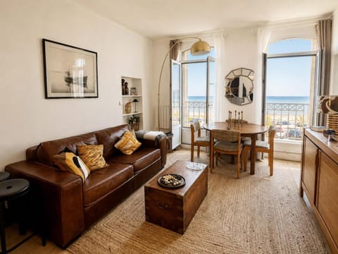Living room, Dining area, Sea view