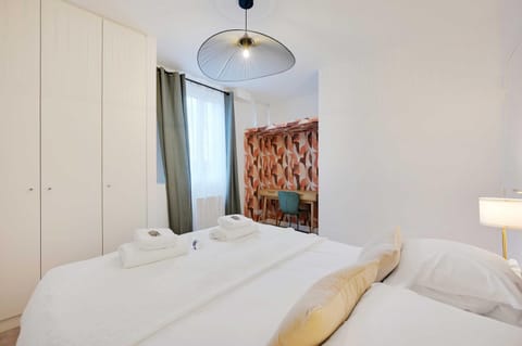 Property building, Bed, Seating area, Bedroom, wardrobe