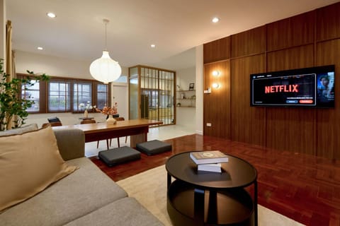 TV and multimedia, Living room, Seating area