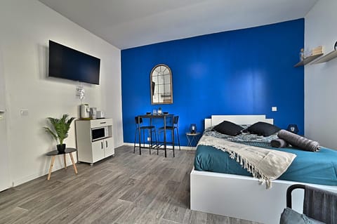 TV and multimedia, Photo of the whole room, towels