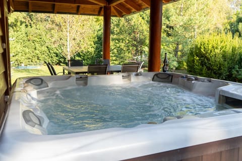 Hot Tub, Hot Tub, Balcony/Terrace, Spa and wellness centre/facilities