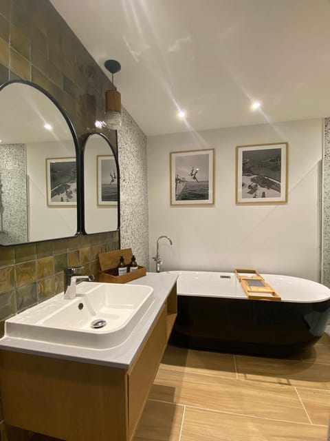Bathroom, Bath