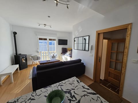 TV and multimedia, Living room, Dining area